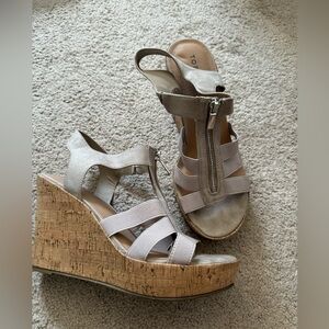 Taupe wedge torrid 10W